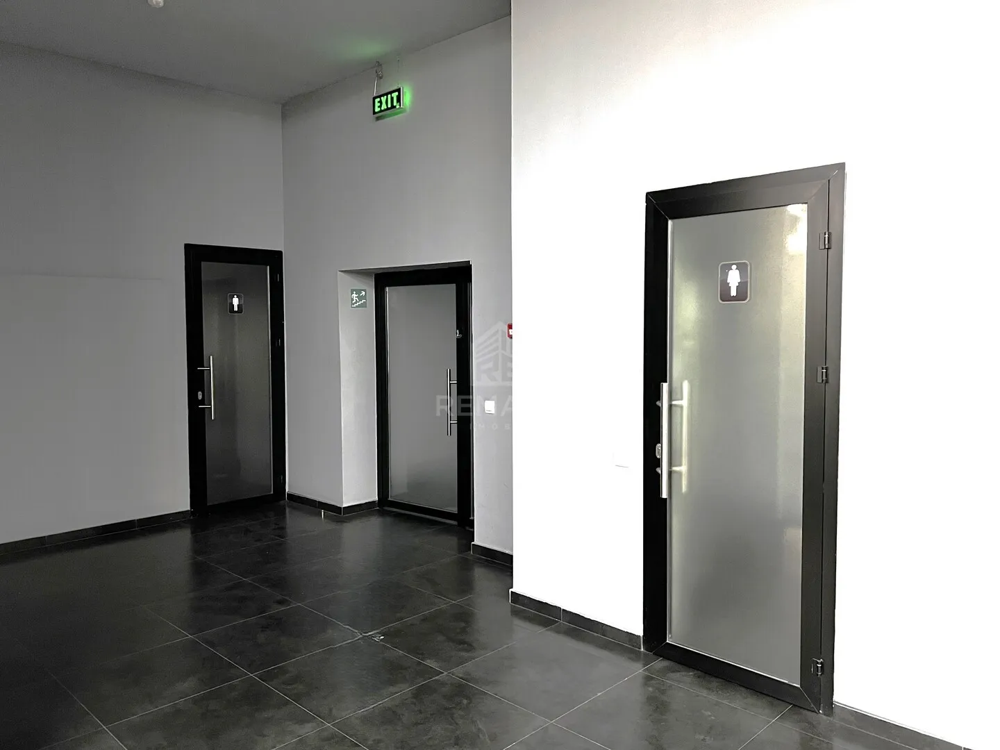 Spațiu comercial, 1 200 m² — Imagine 3