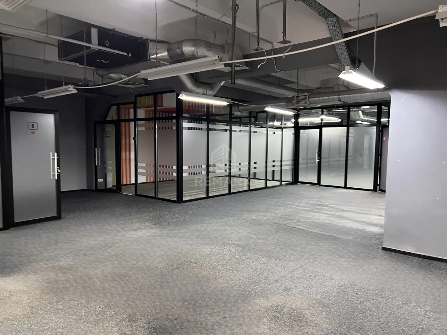 1-camere birou, 1 200 m² — Imagine 1