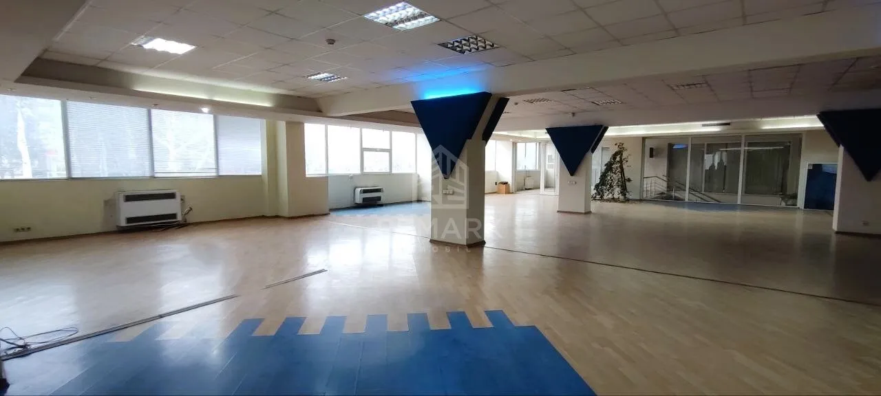 Birou, 645 m² — Imagine 2