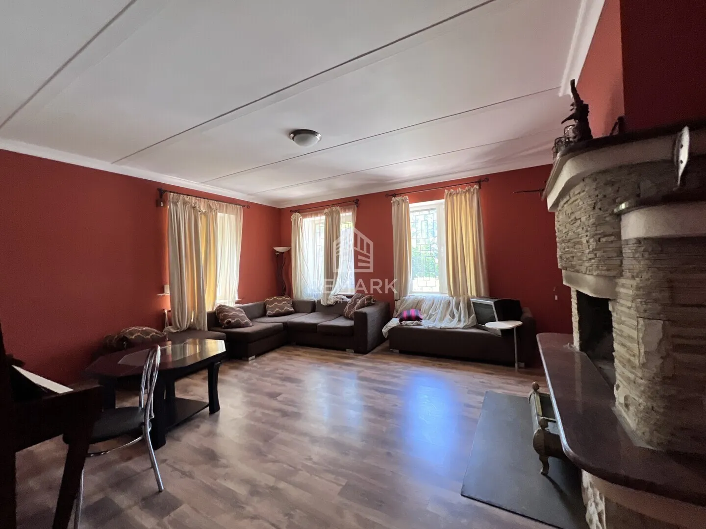 2-этажный дом, 4 комнаты, 300 м² — Изображение 4