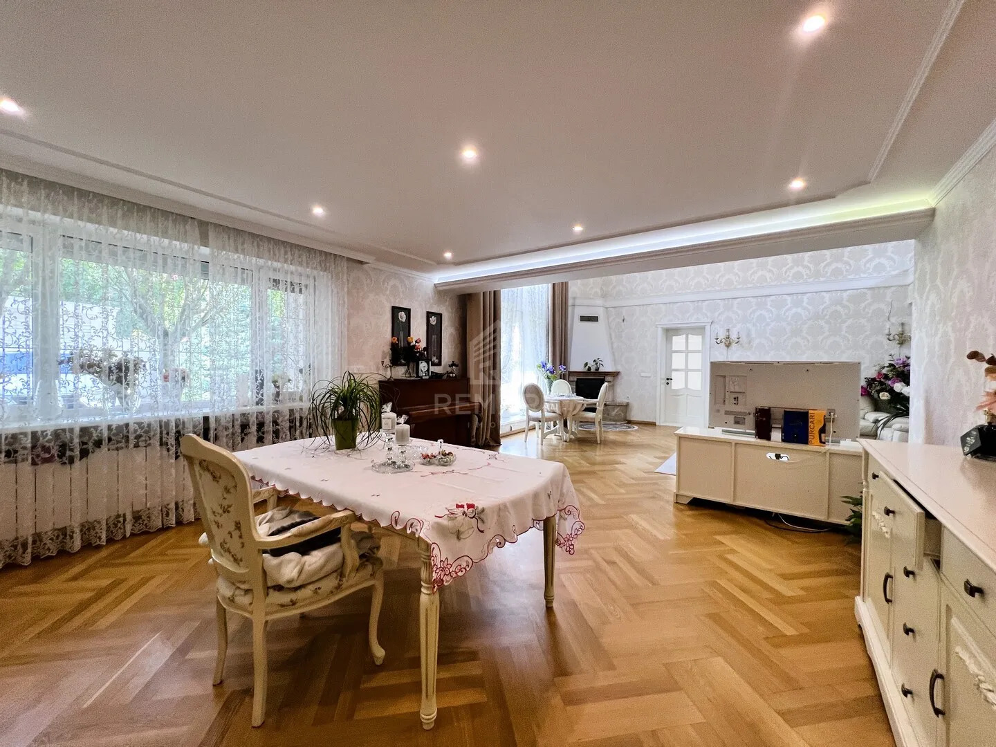 2-этажный дом, 2 комнаты, 220 м² — Изображение 4