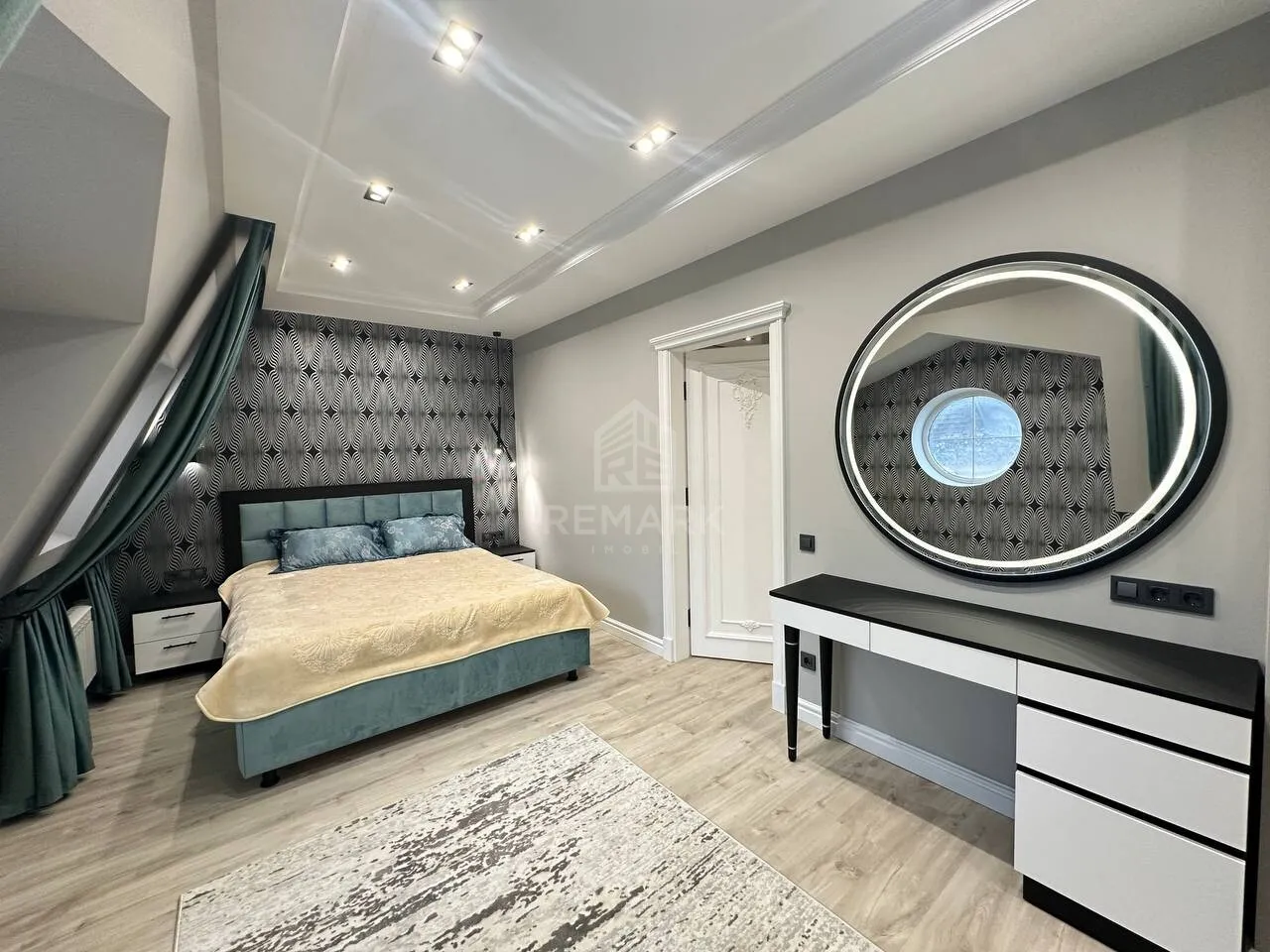 2-etaje casă, 4 camere, 200 m² — Imagine 4