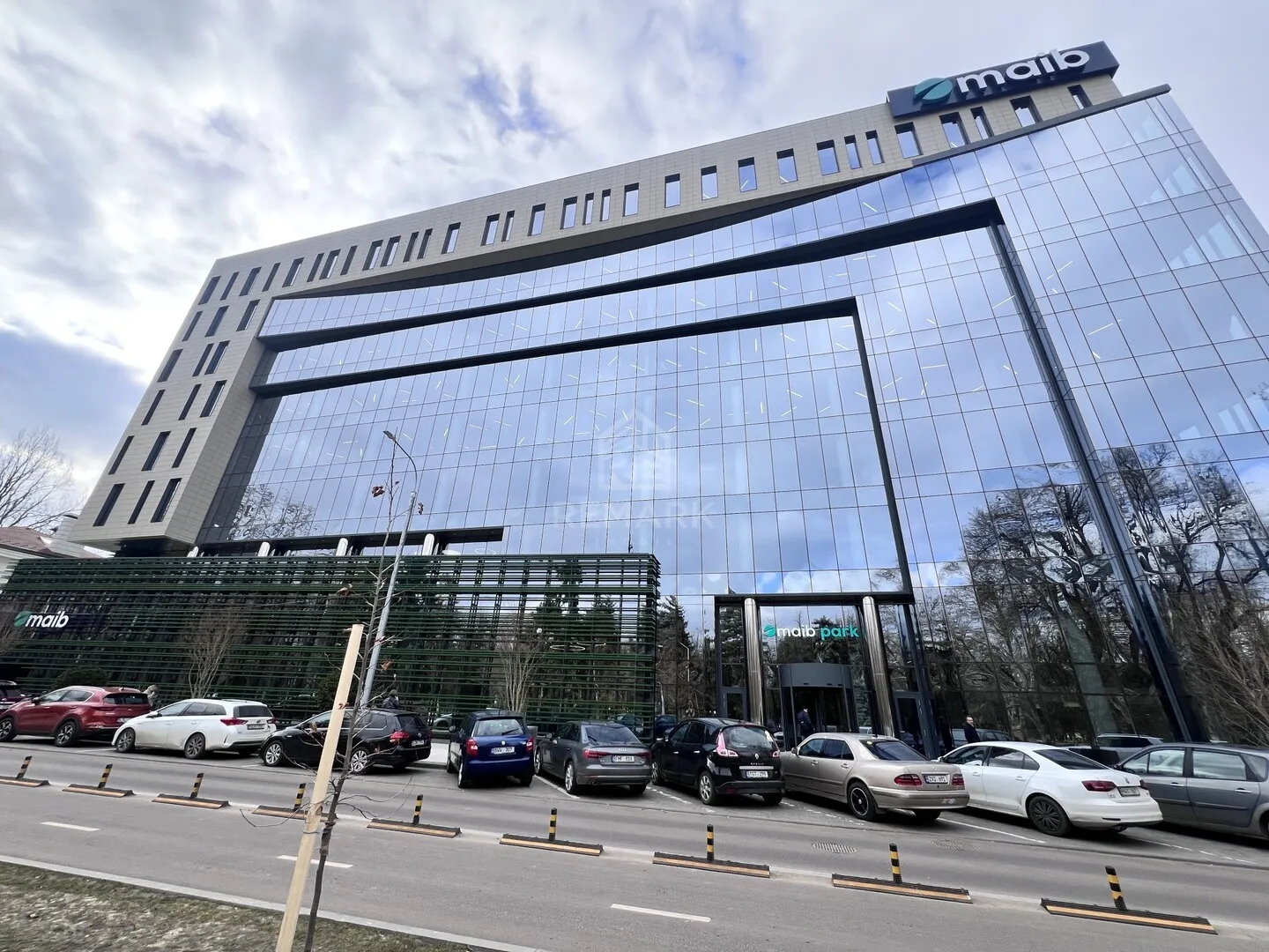 Birou, 2 000 m² — Imagine 1