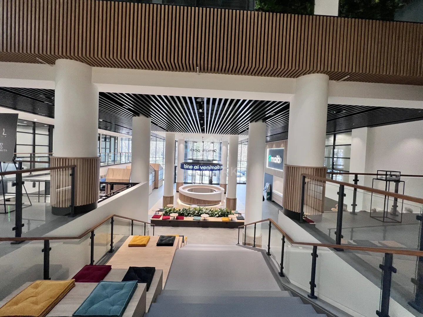 1-camere birou, 2 000 m² — Imagine 3