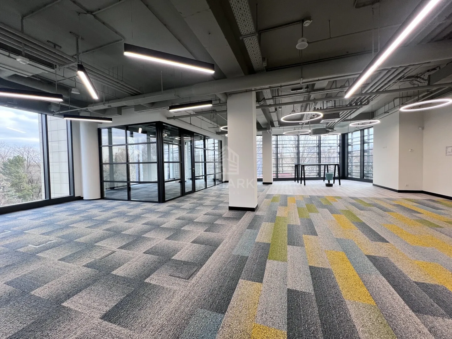 1-camere birou, 2 000 m² — Imagine 1
