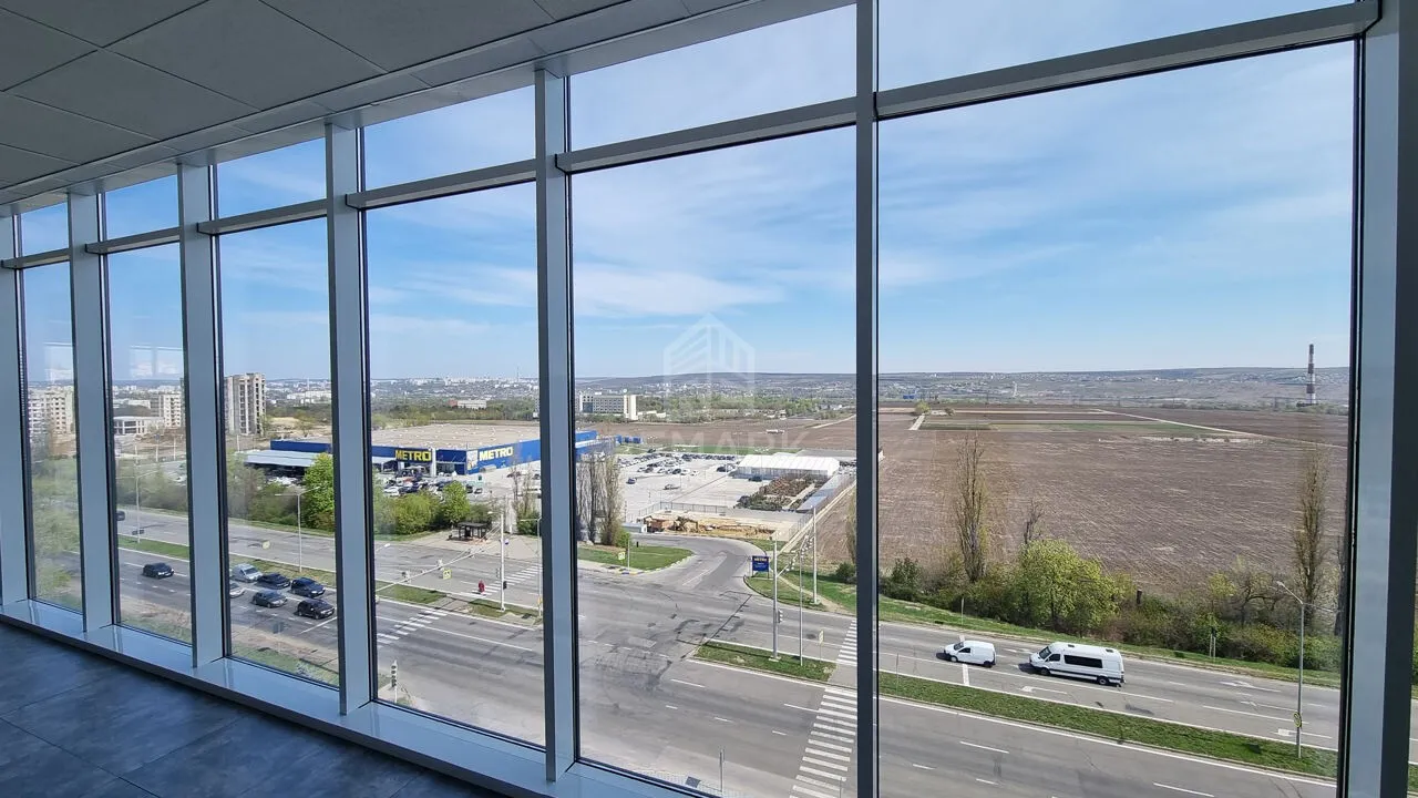 Commercial space, 241 m² — Image 1