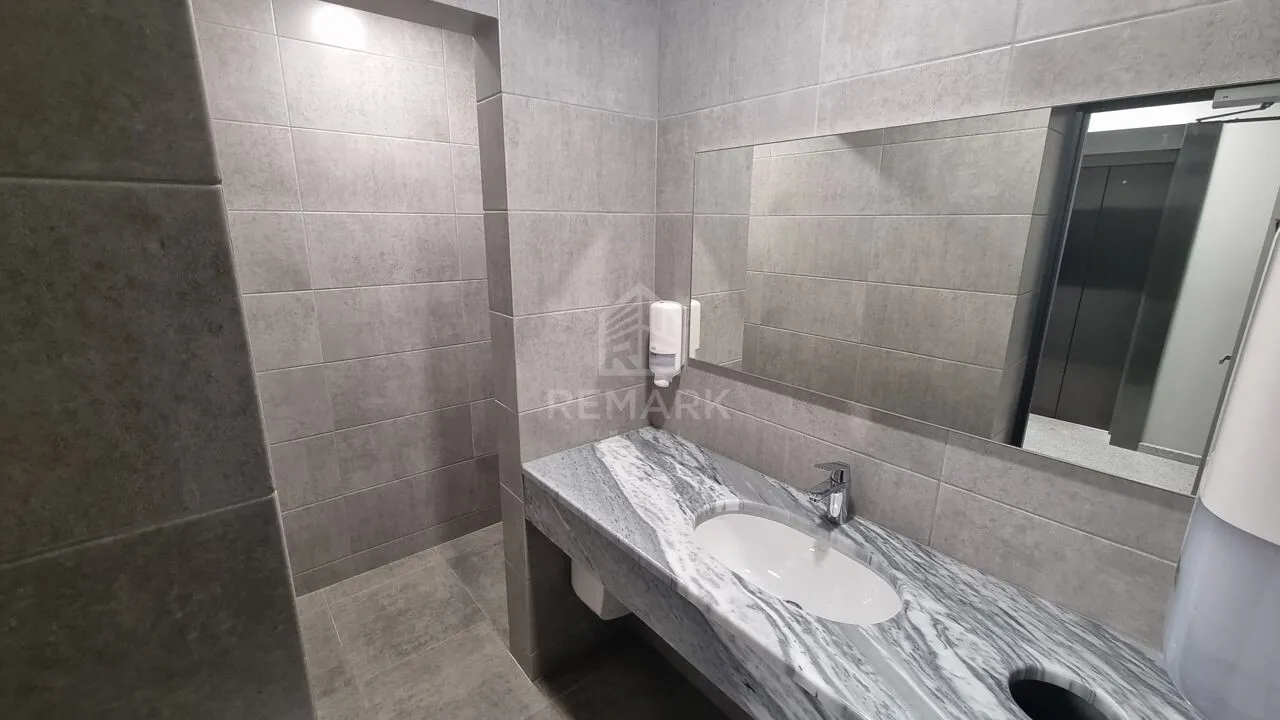 Commercial space, 241 m² — Image 4