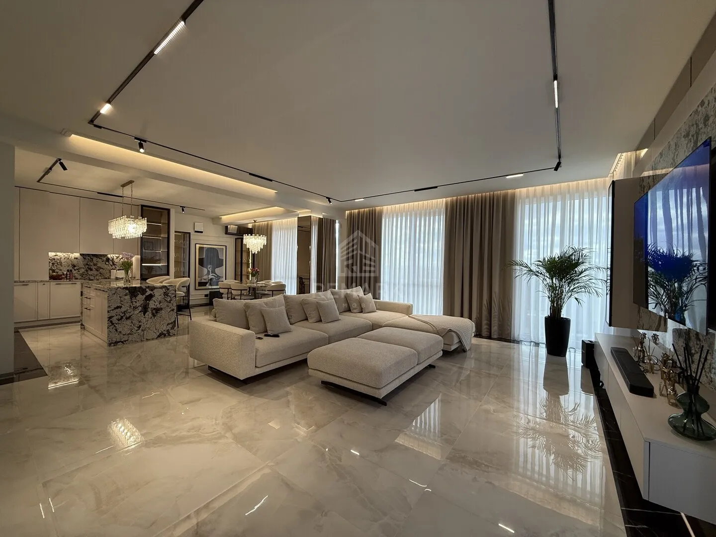 2-etaje casă, 4 camere, 230 m² — Imagine 3