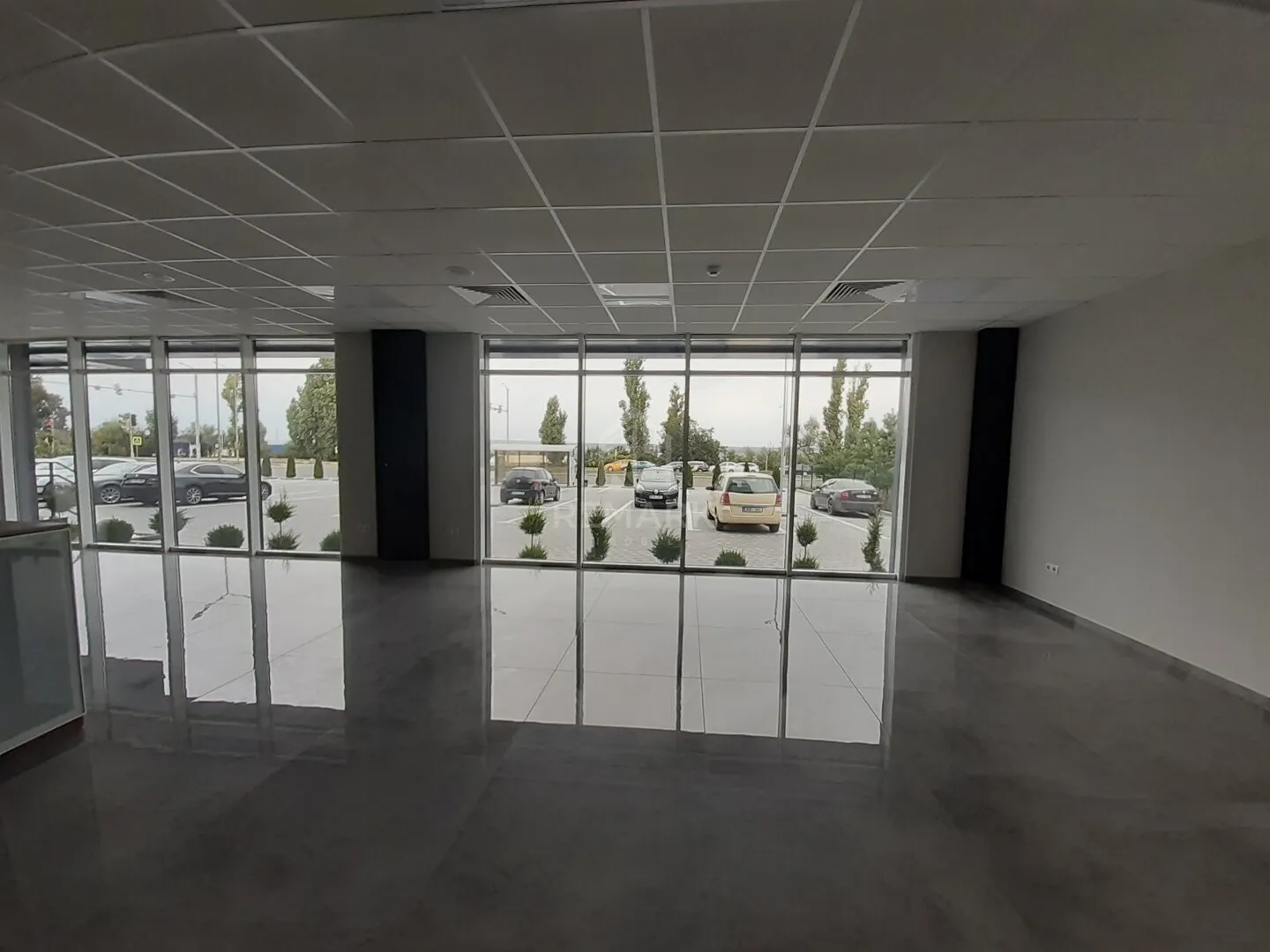 1-camere birou, 200 m² — Imagine 2