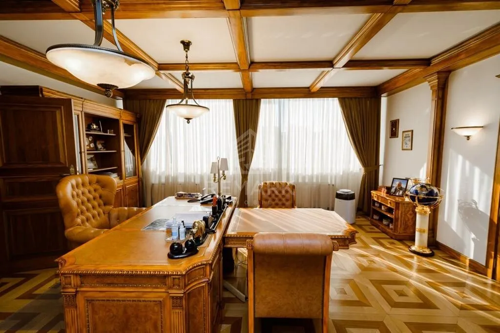 7-camere birou, 400 m² — Imagine 1