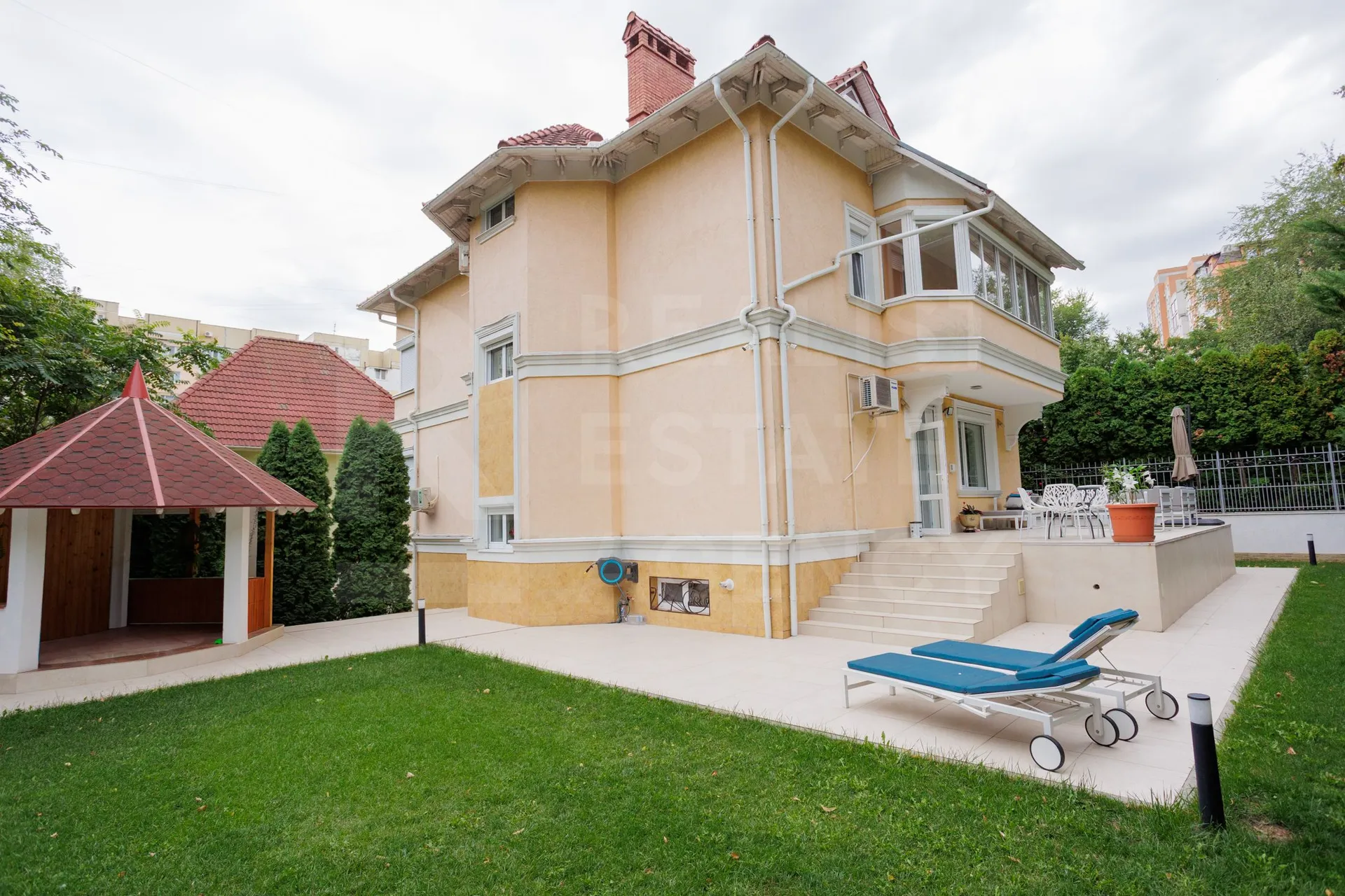 Spațiu comercial, 400 m² — Imagine 1
