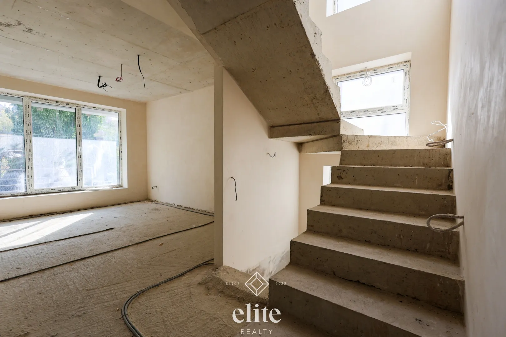 3-etaje casă, 4 camere, 215 m² — Imagine 3