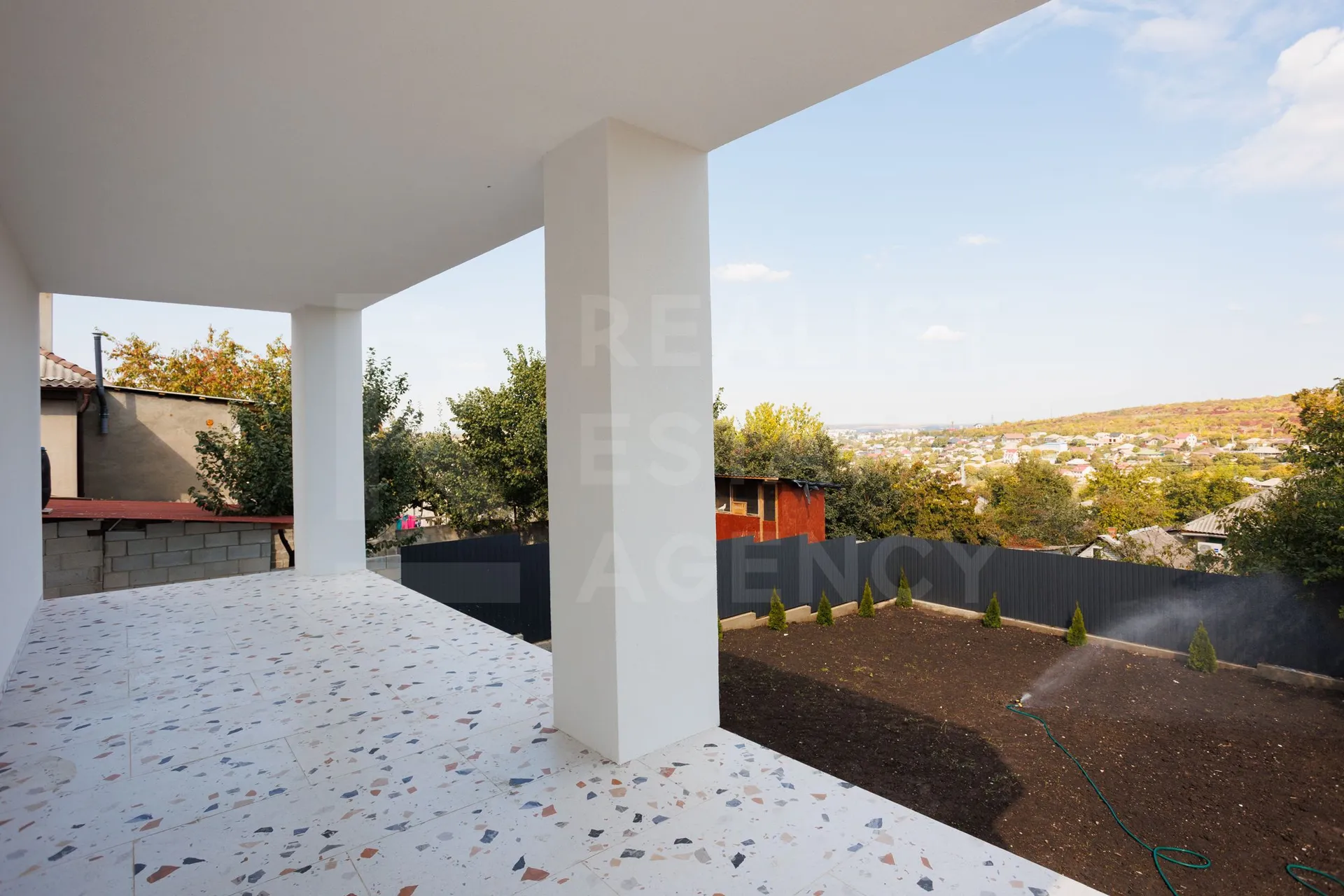 2-etaje casă, 3 camere, 140 m² — Imagine 4