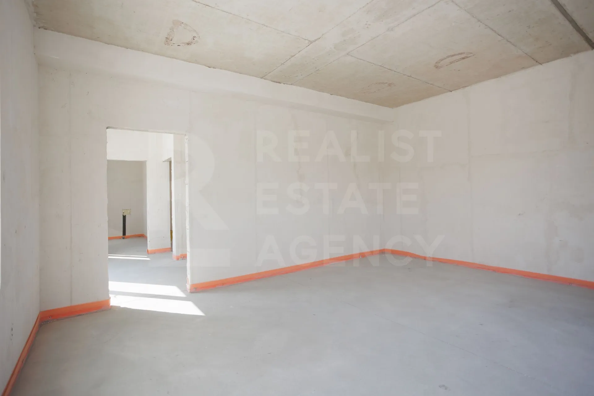 2-etaje casă, 3 camere, 140 m² — Imagine 2