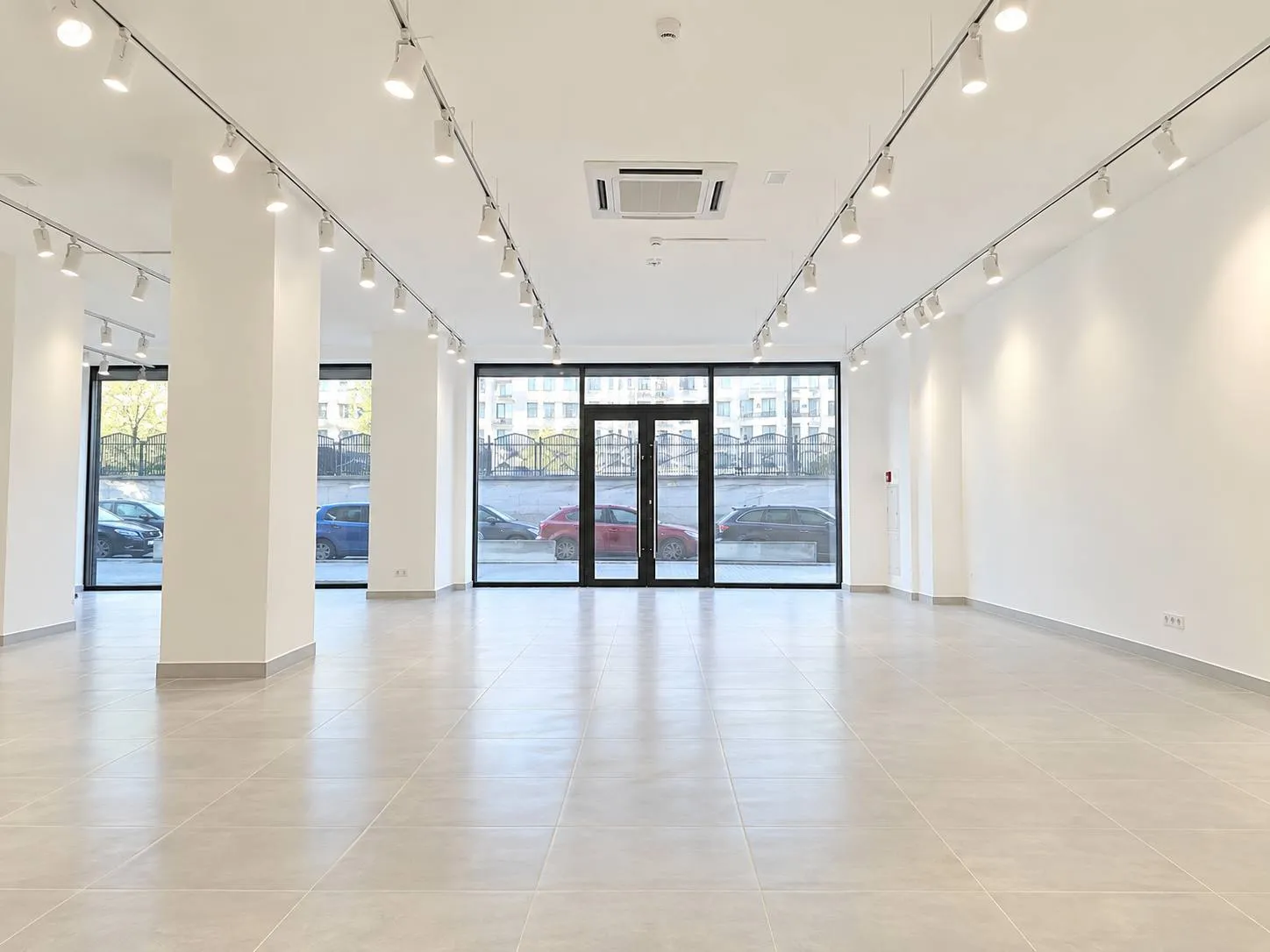 1-bedroom office, 100 m² — Image 1