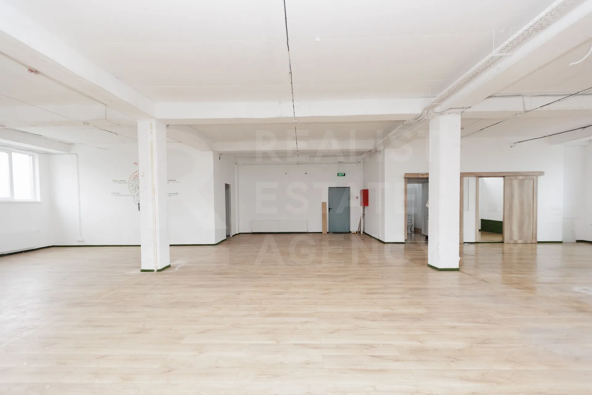 1-bedroom office, 401 m² — Image 2