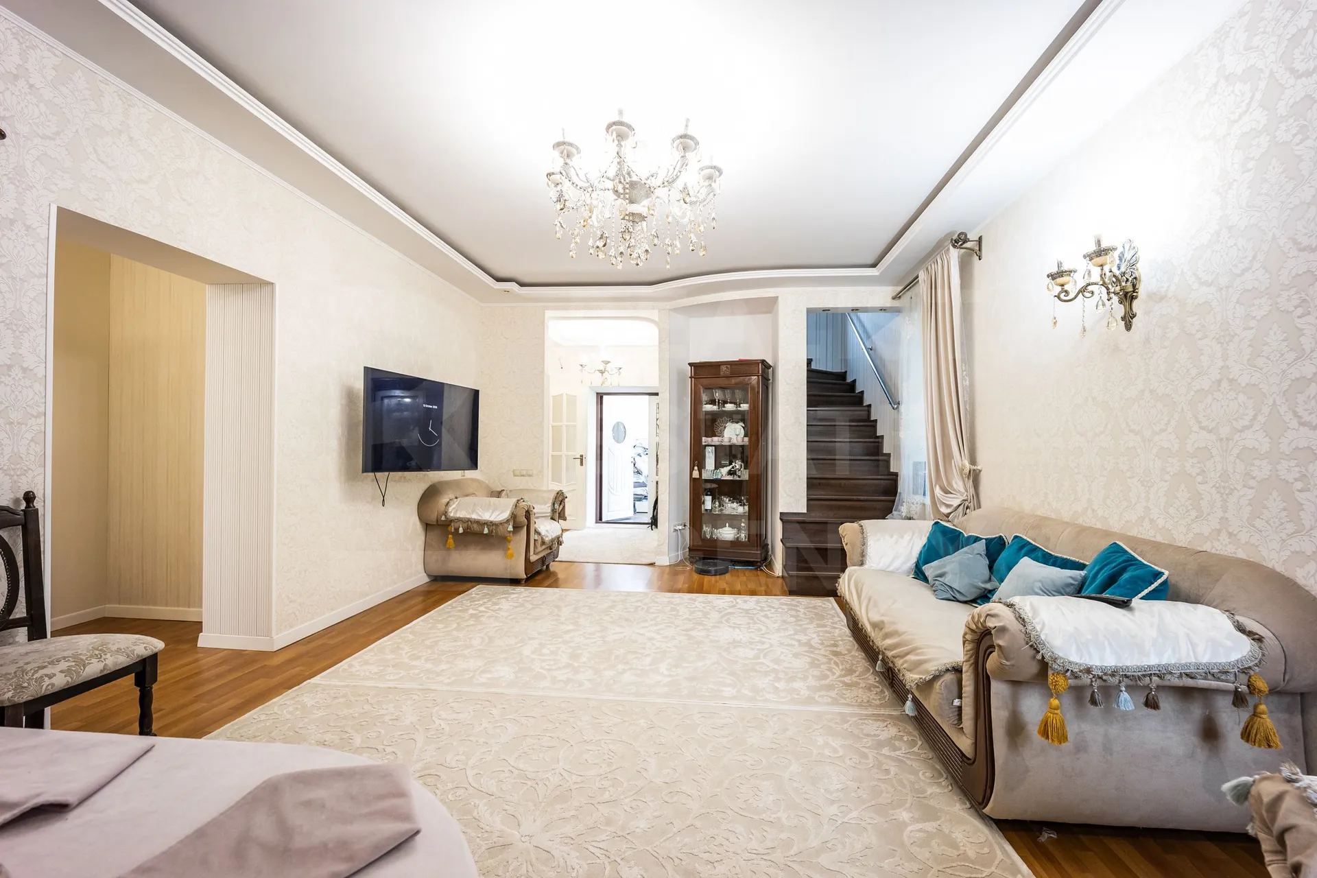 2-этажный дом, 4 комнаты, 190 м² — Изображение 3
