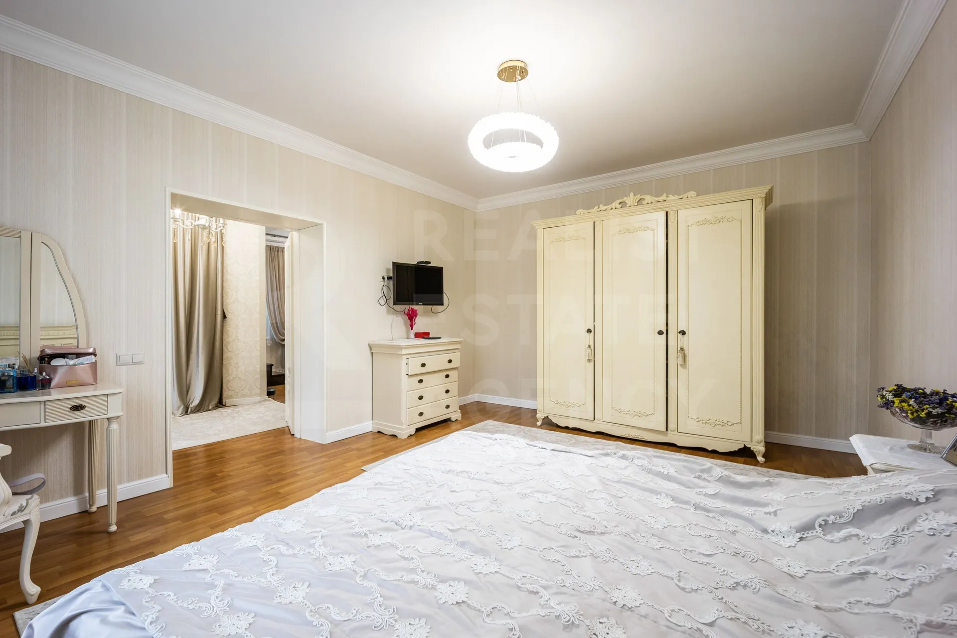 2-этажный дом, 4 комнаты, 190 м² — Изображение 4