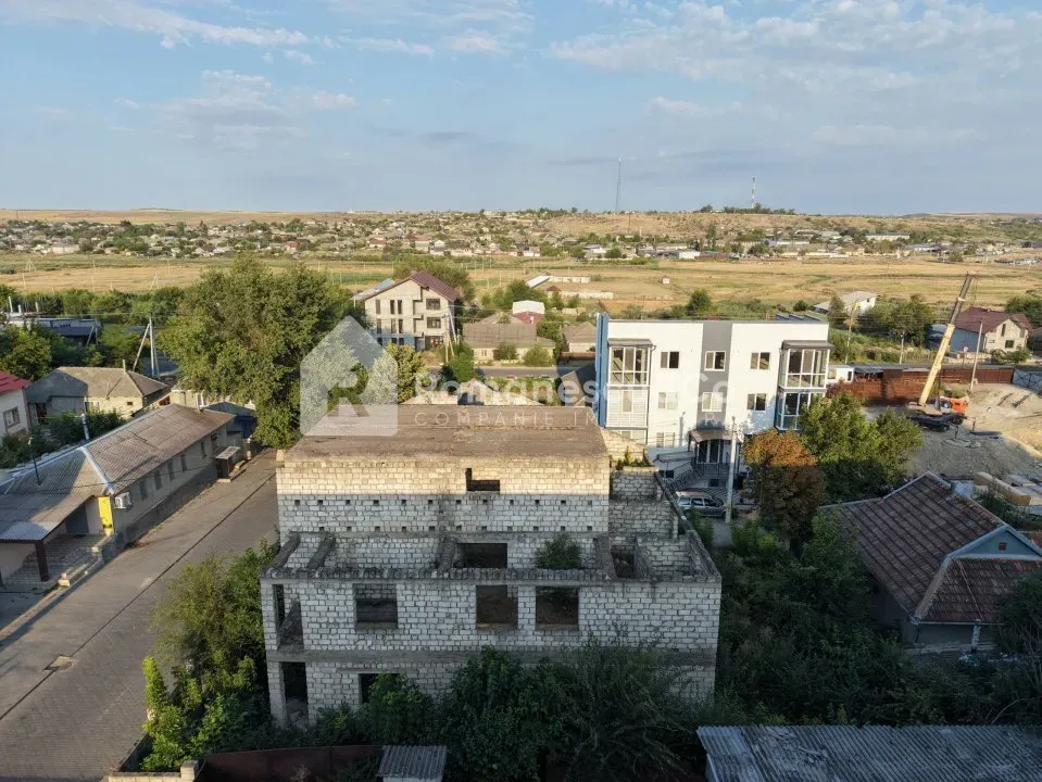 3-этажный дом, 3 комнаты, 215 м² — Изображение 4