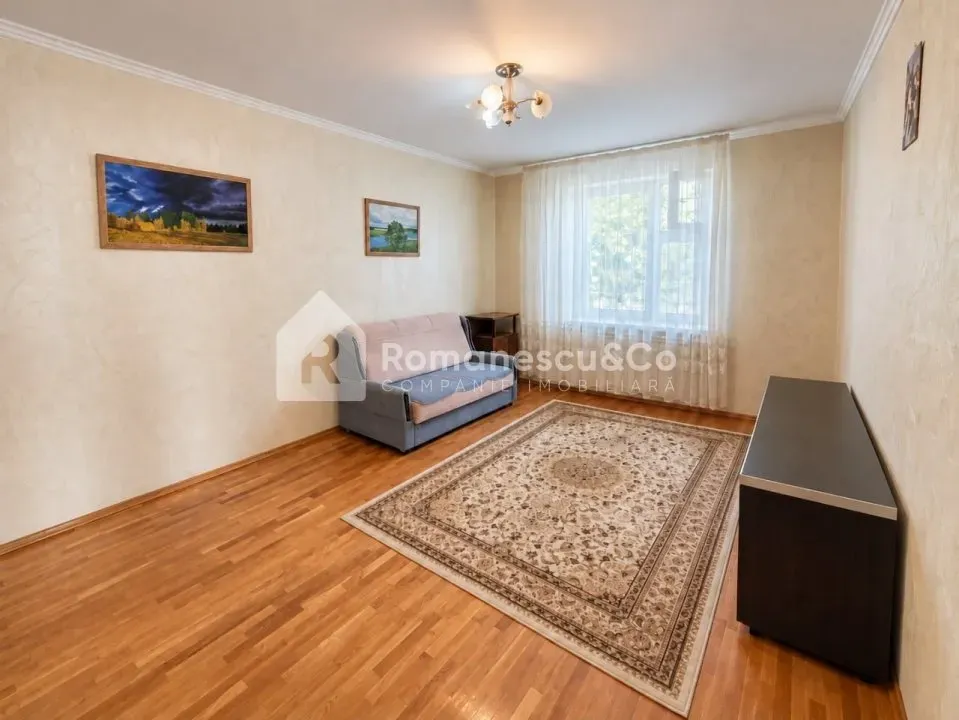 3-etaje casă, 4 camere, 220 m² — Imagine 2