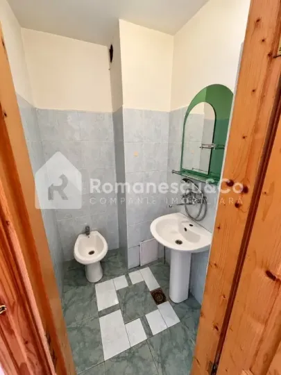 3-etaje casă, 4 camere, 220 m² — Imagine 4