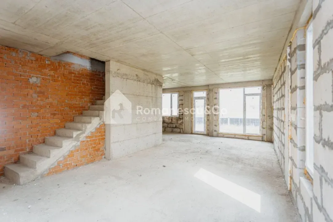 3-этажный дом, 3 комнаты, 143 м² — Изображение 2