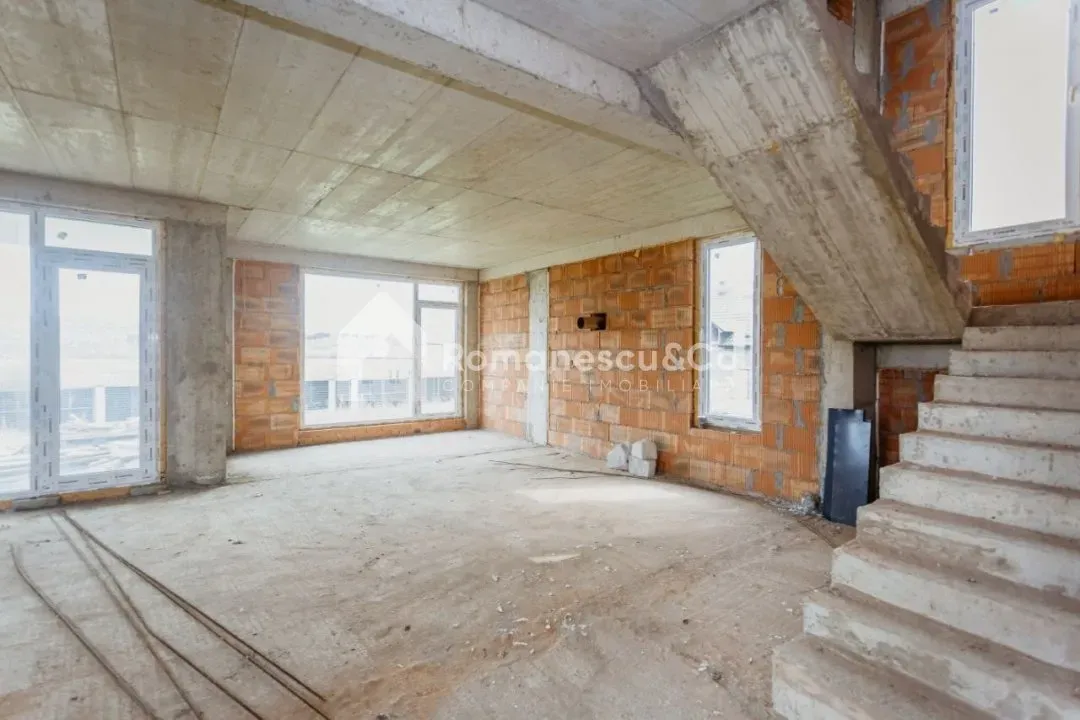 3-этажный дом, 4 комнаты, 177 м² — Изображение 2