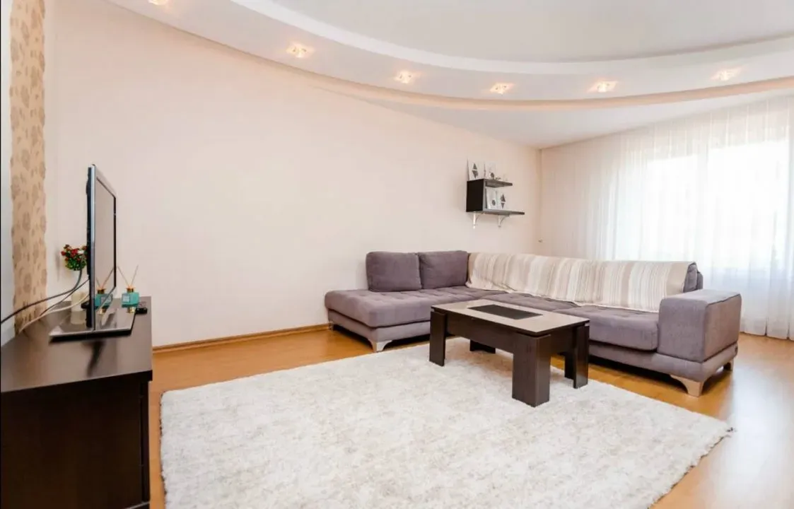 3-этажный дом, 4 комнаты, 210 м² — Изображение 3