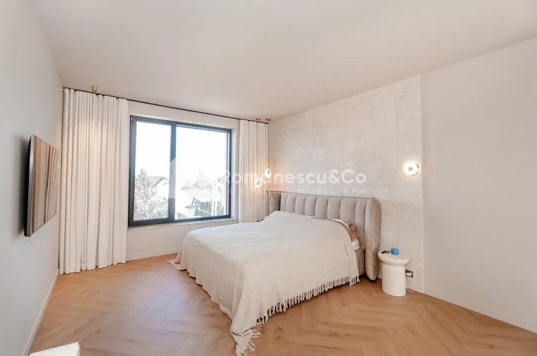 3-этажный дом, 4 комнаты, 240 м² — Изображение 4