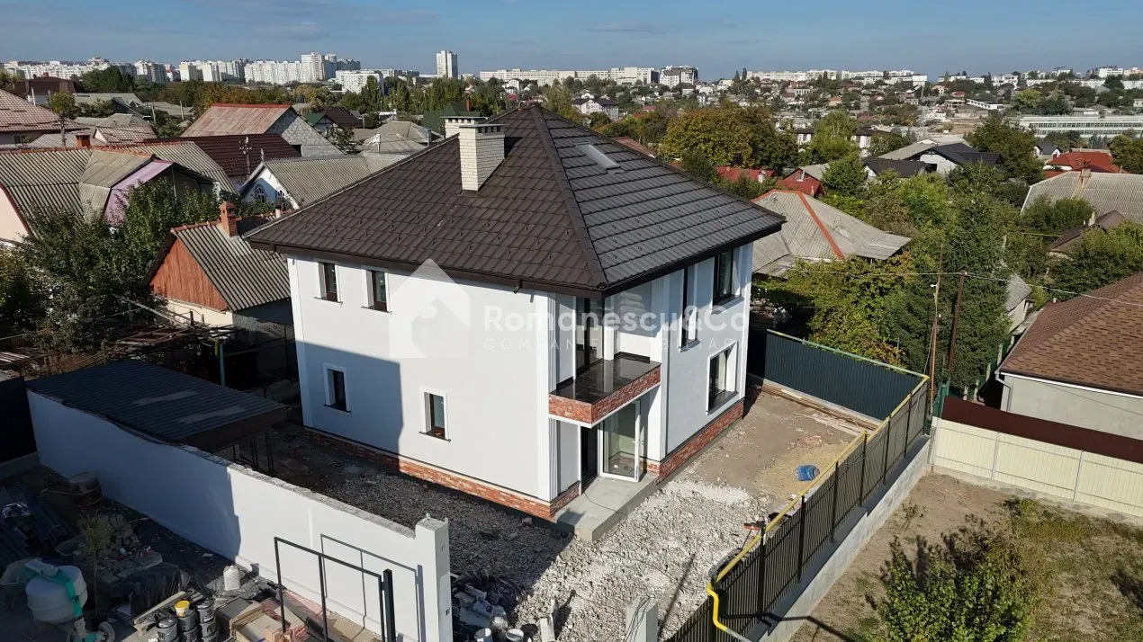 2-etaje casă, 3 camere, 150 m² — Imagine 2