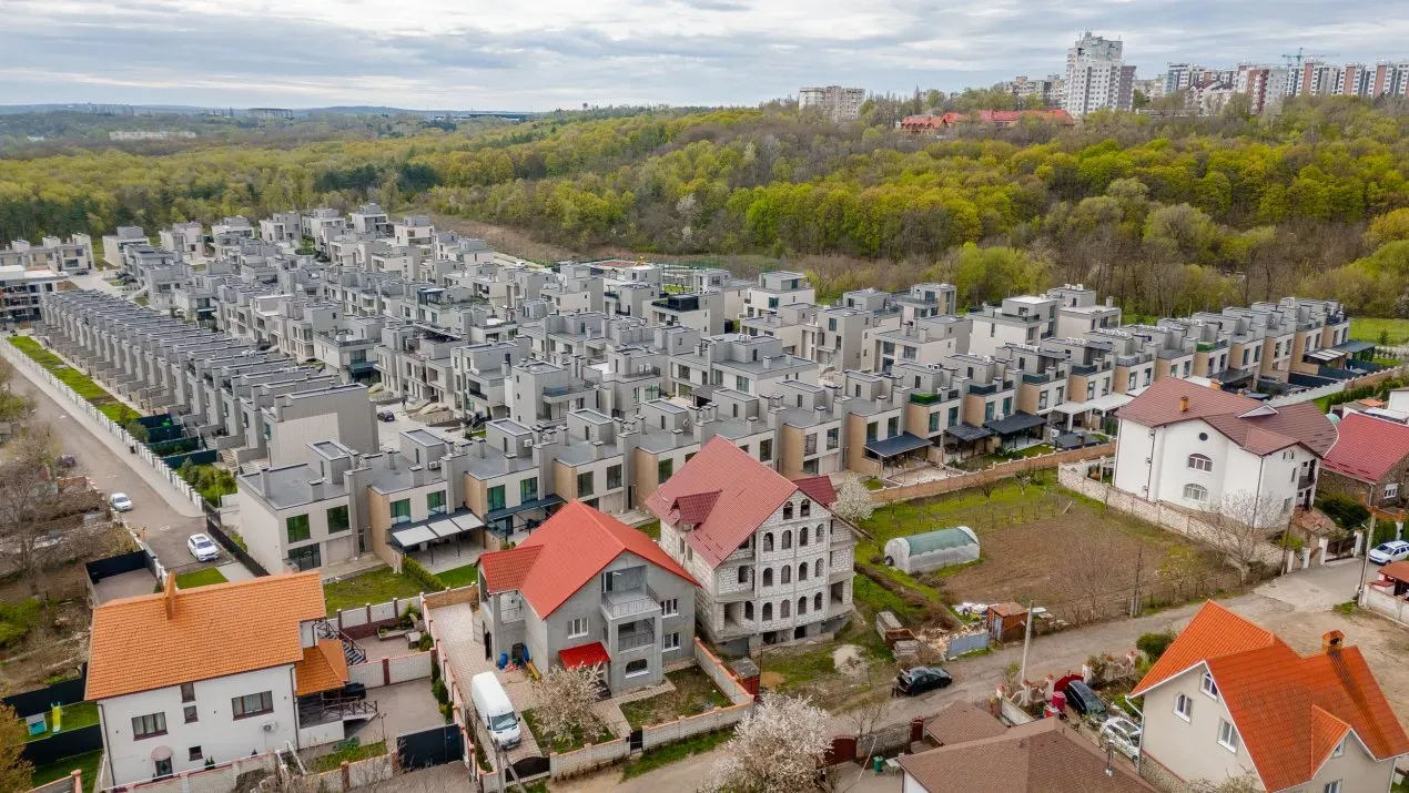 4-этажный дом, 8 комнат, 580 м² — Изображение 3
