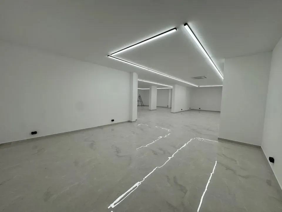 Commercial space, 300 m² — Image 1