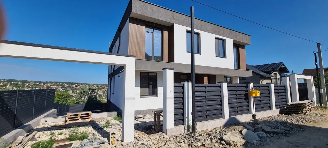 4-etaje casă, 4 camere, 150 m² — Imagine 1