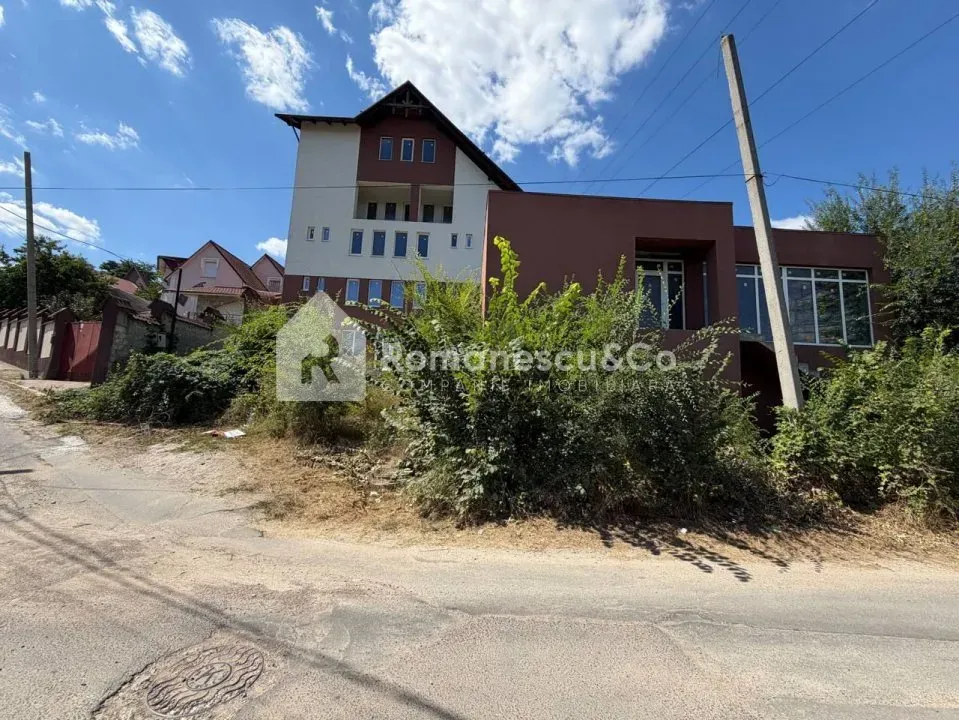 2-etaje casă, 15 camere, 734 m² — Imagine 3