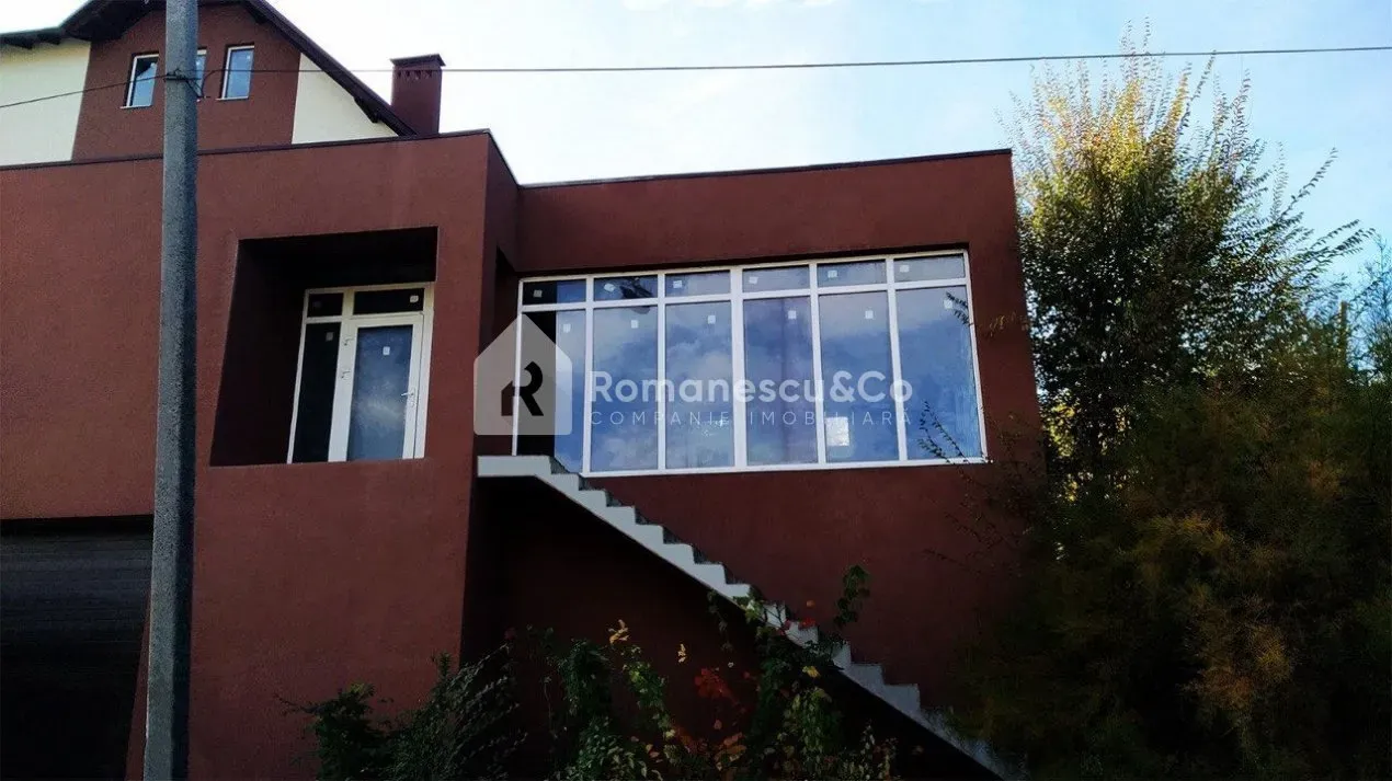 2-etaje casă, 15 camere, 734 m² — Imagine 1
