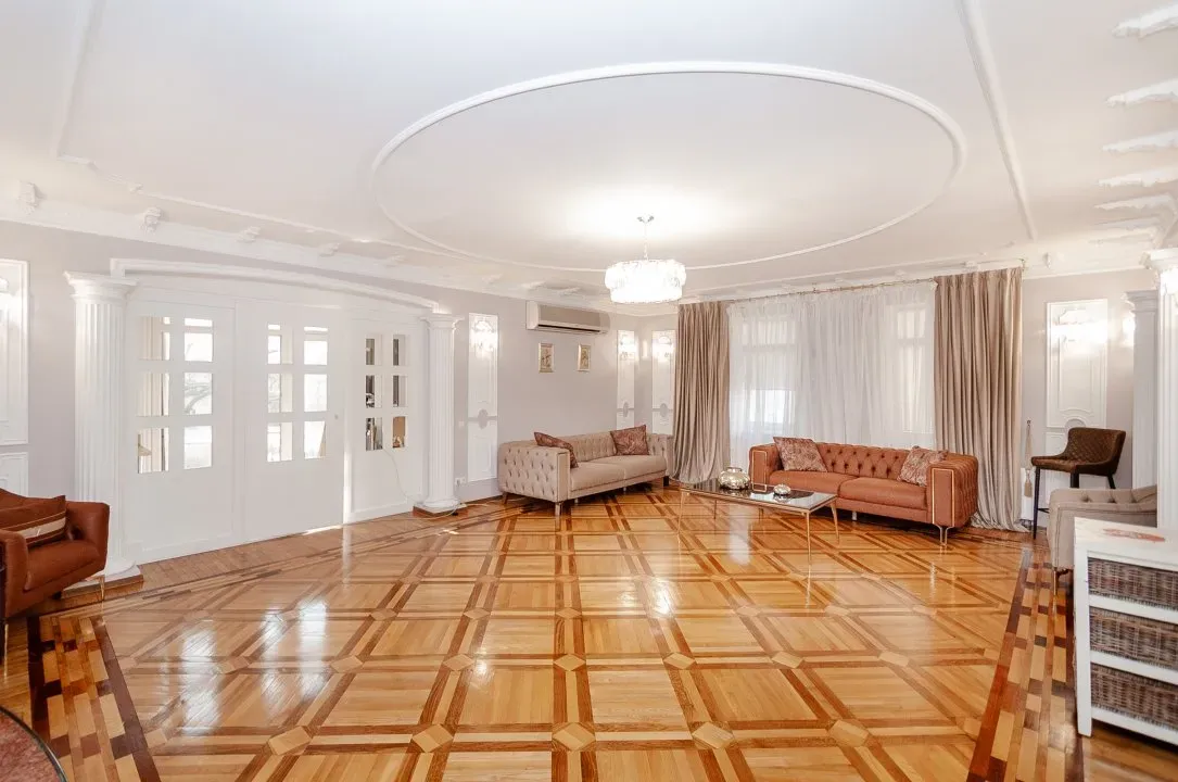 4-комнатная квартира, 200 м² — Изображение 1