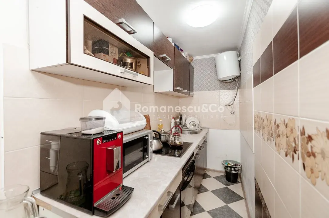 2-etaje casă, 4 camere, 180 m² — Imagine 2