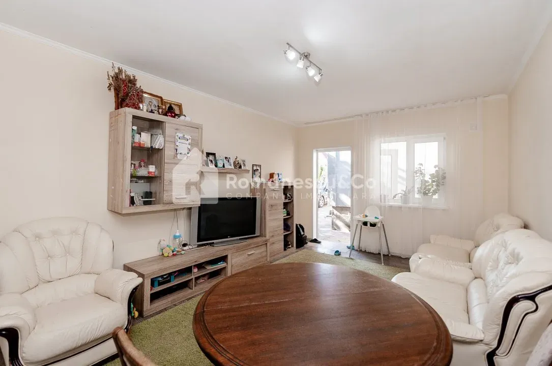 2-etaje casă, 4 camere, 180 m² — Imagine 3