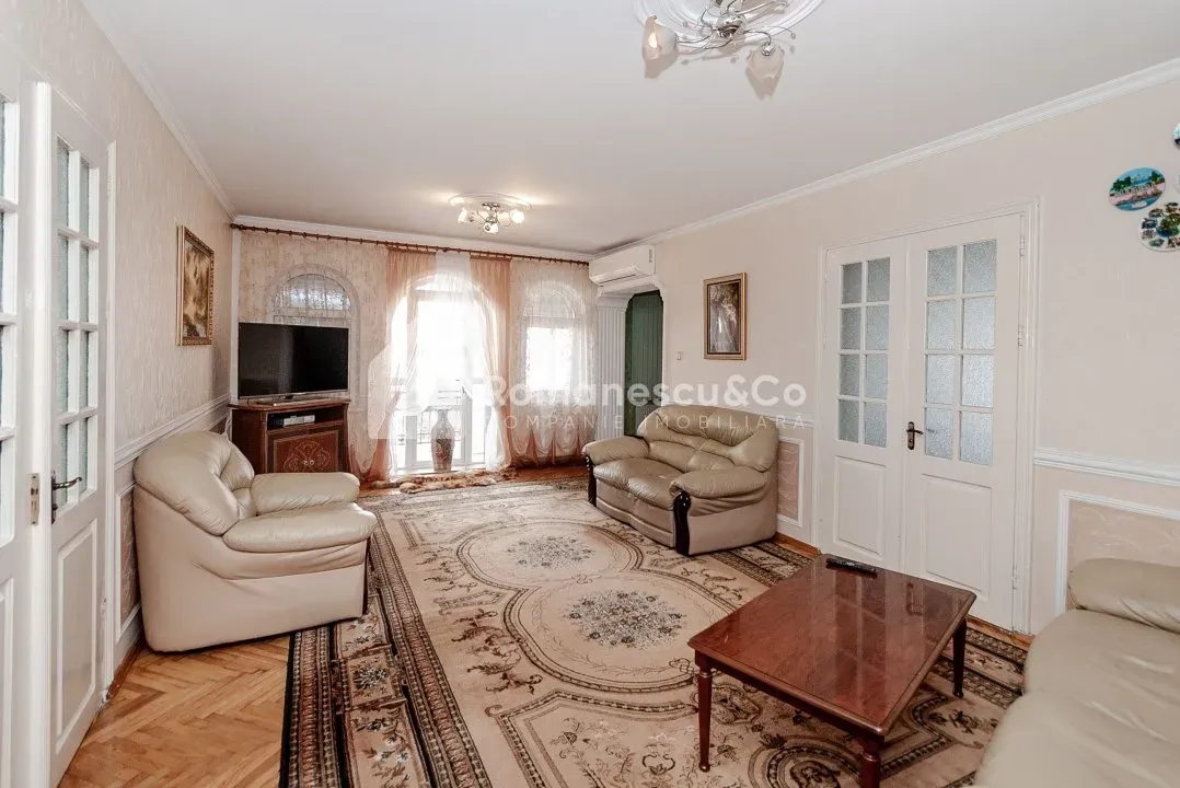 3-этажный дом, 5 комнат, 300 м² — Изображение 3