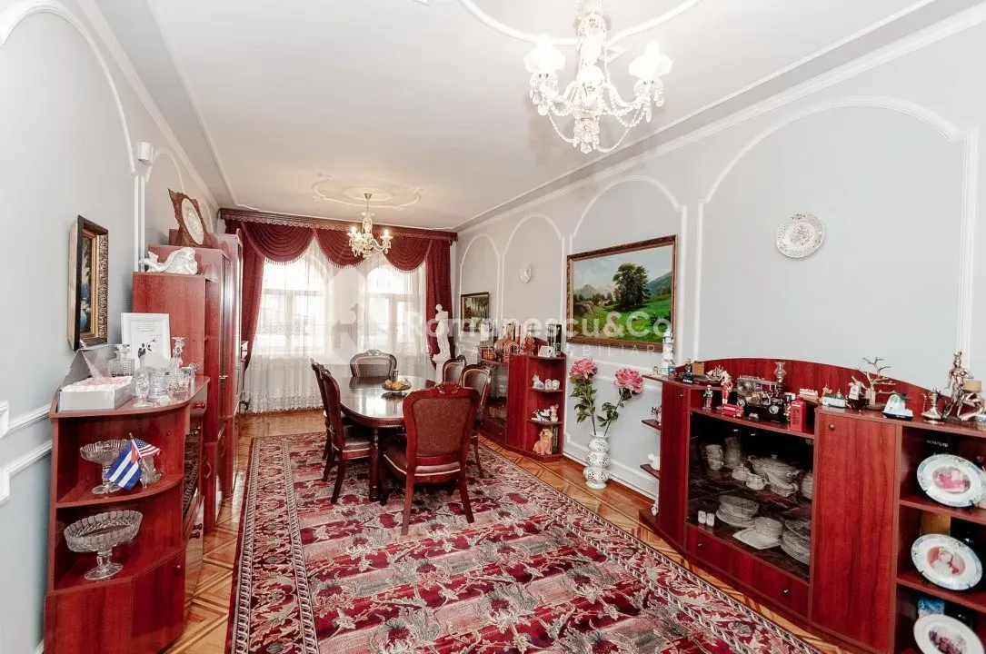 3-этажный дом, 5 комнат, 300 м² — Изображение 4