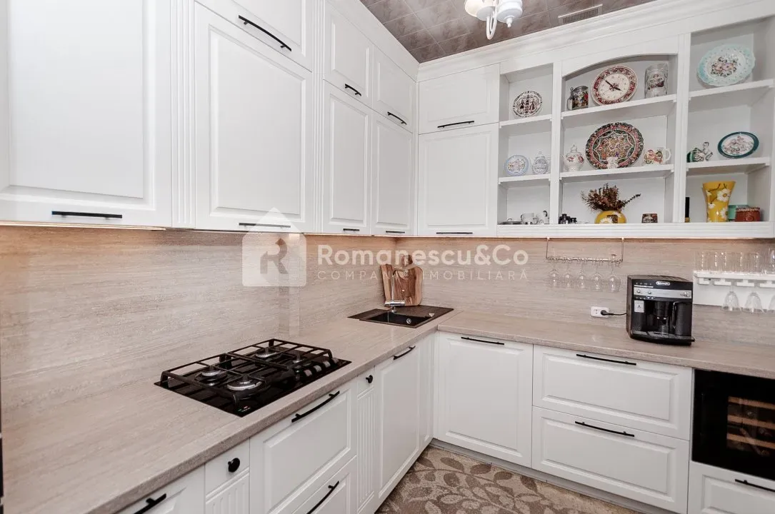 3-этажный дом, 5 комнат, 300 м² — Изображение 2