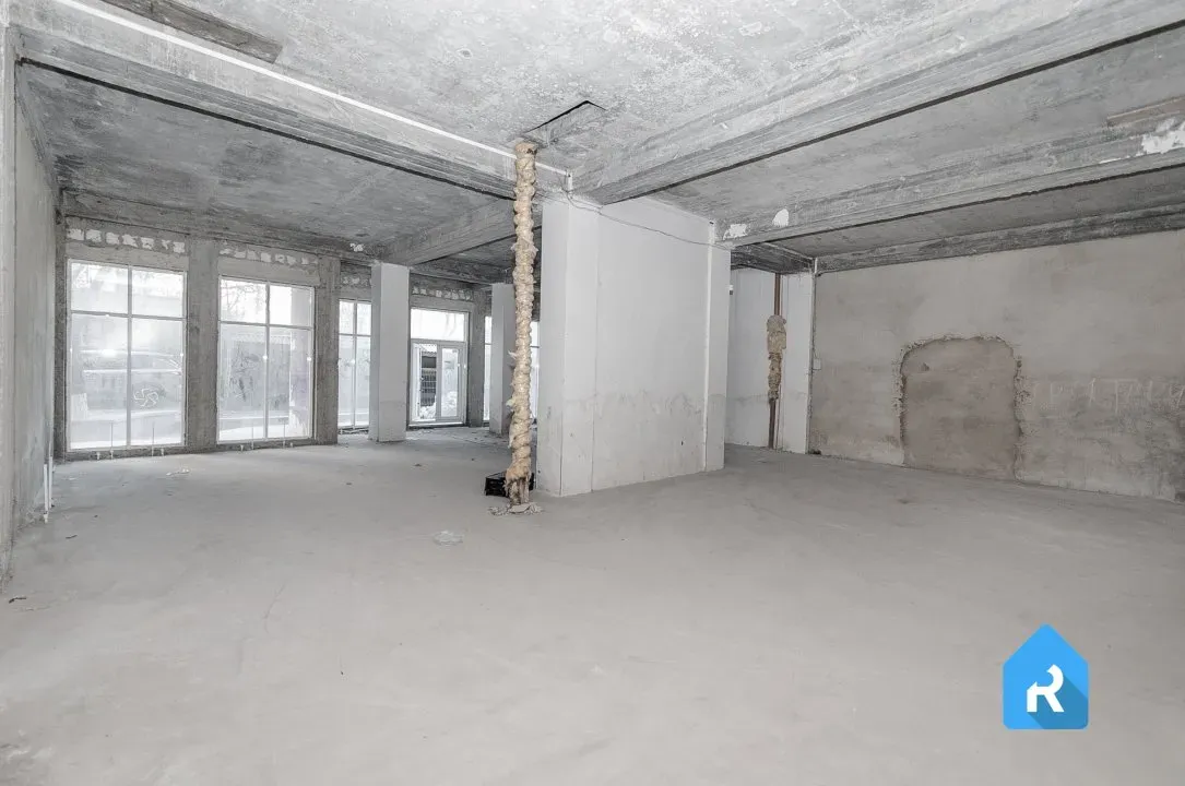 Spațiu comercial, 195 m² — Imagine 1